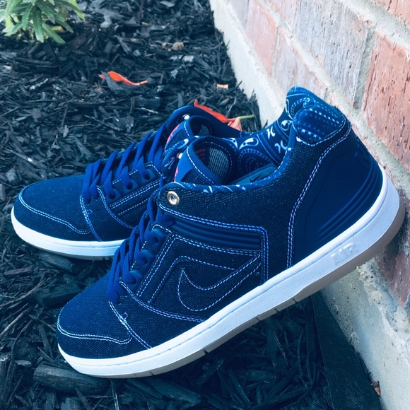 NIKE SB AIR FORCE II LOW QS LIMITED RELEASE. NWT NIKE SB AIR FORCE II LOW QS LIMITED RELEASE. NWT